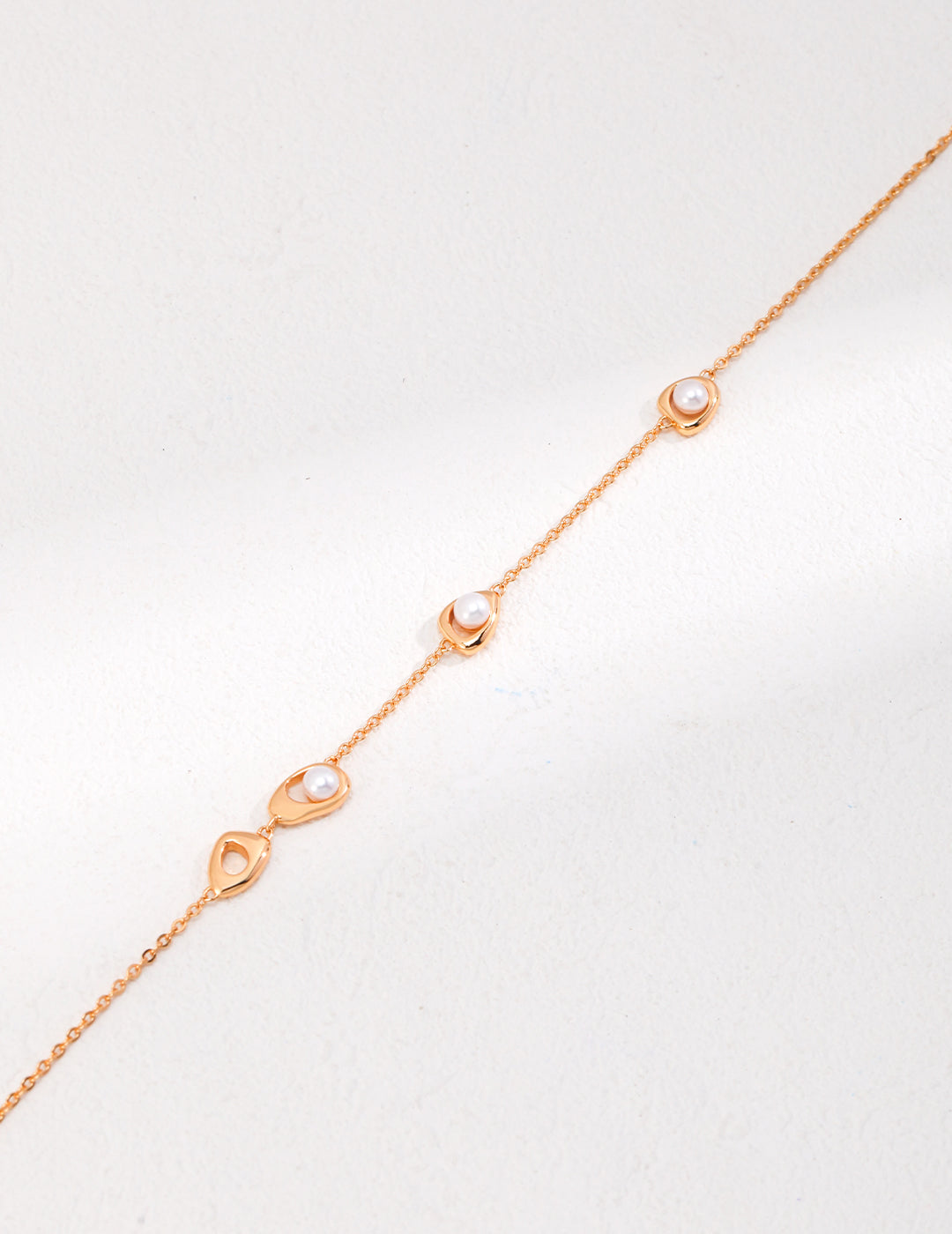 Simple Satellite Pearl Necklace